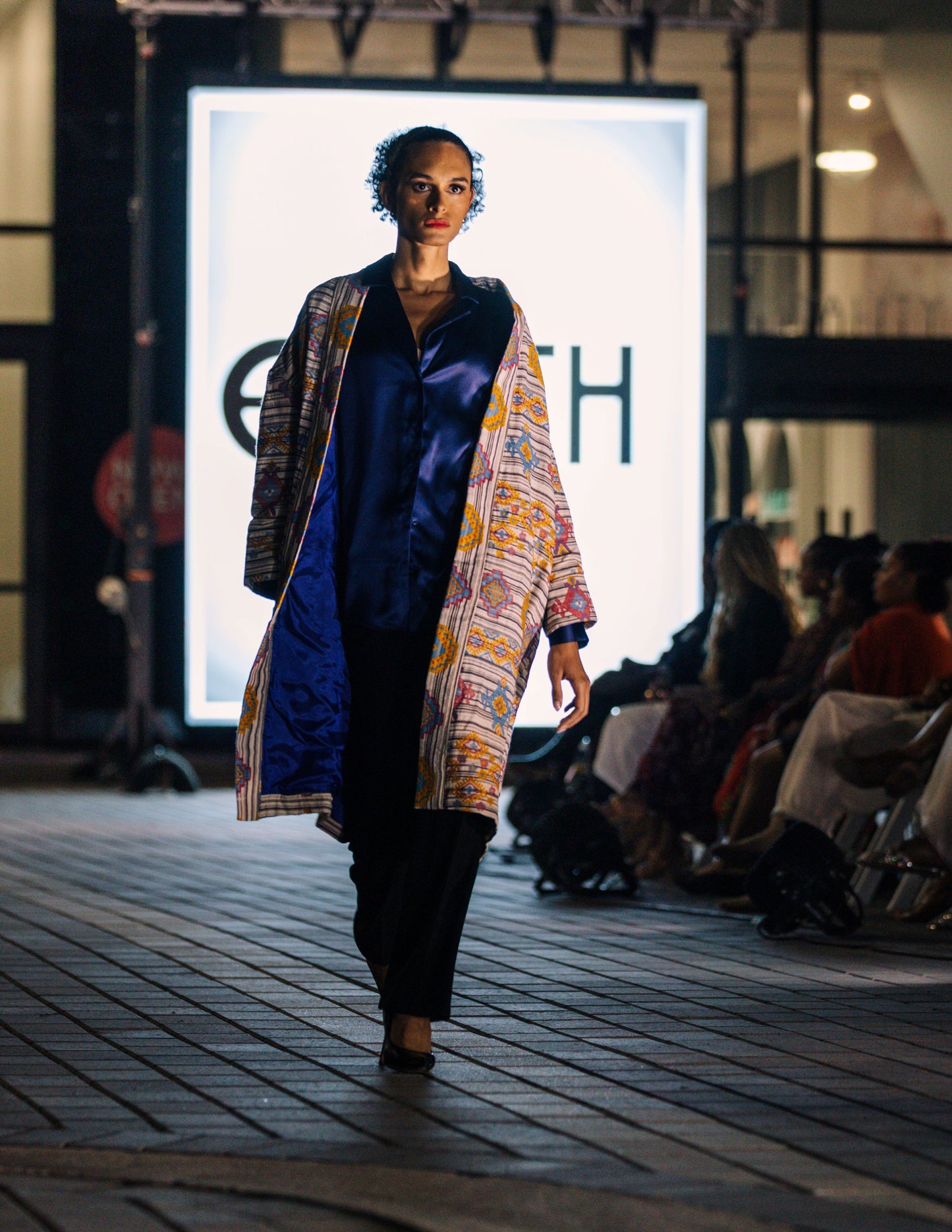 Kimono Antigone - Folk